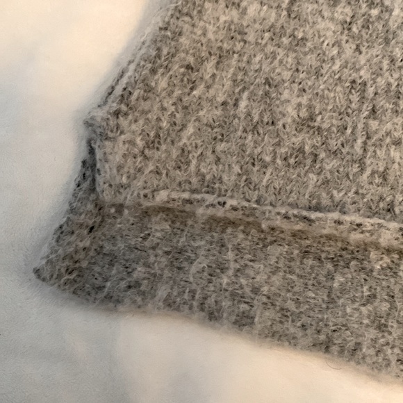 Men’s soft gray long sleeve sweater - Picture 6 of 7